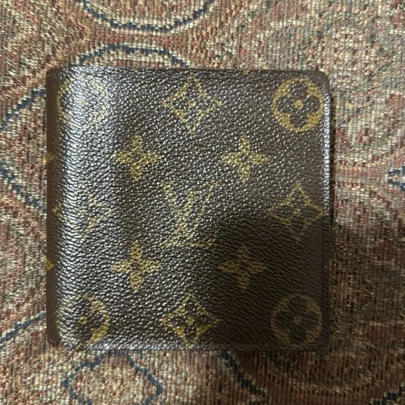 Men’s LV monogram compact wallet! - Picture 1 of 10